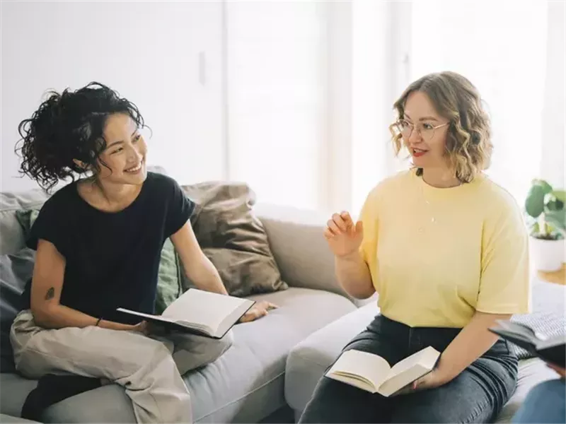 تكوين صداقات