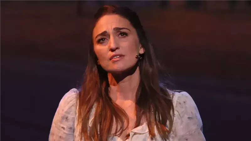 سارة باريلز