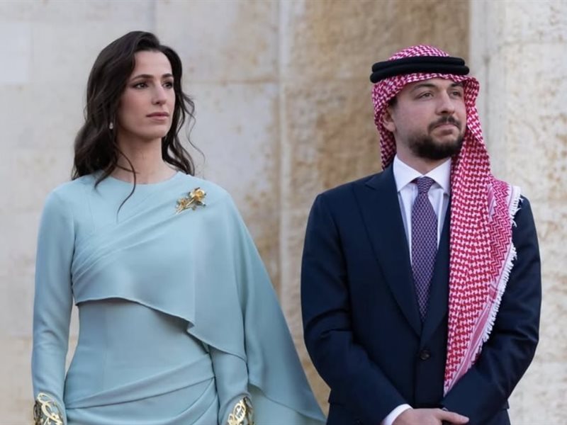     أناقة ملكية بطابع وطني.. رجوة الحسين تخطف الأنظار بإطلالة مستوحاة من الشعر الأردني