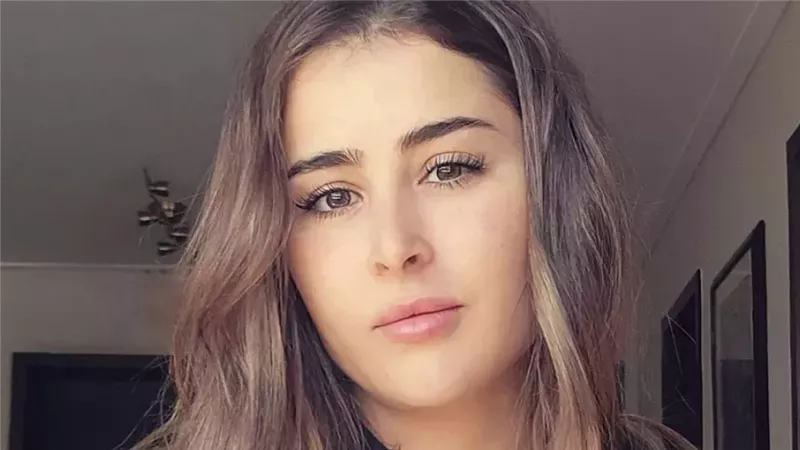 عائشة بن احمد 