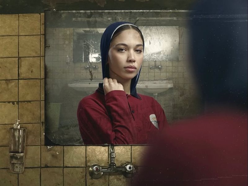 في أول بطولة درامية لها چيدا منصور تواجه أزمات المراهقة في مسلسل Underage