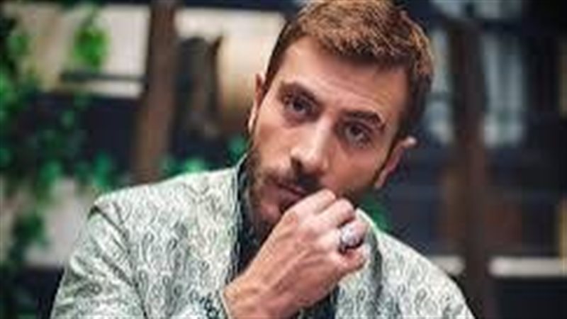 رامي أحمر 