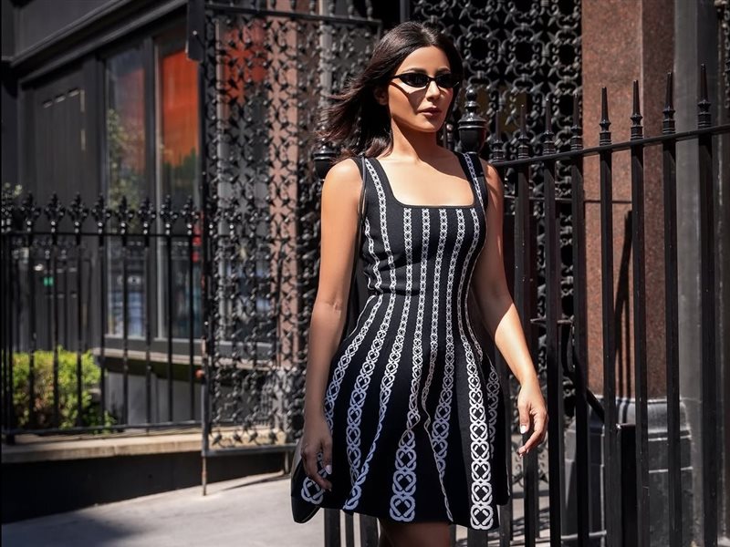 مهيرا عبد العزيز تستقبل الصيف بإطلالة أنيقة من Alaïa