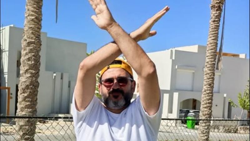 اكرم حسني 