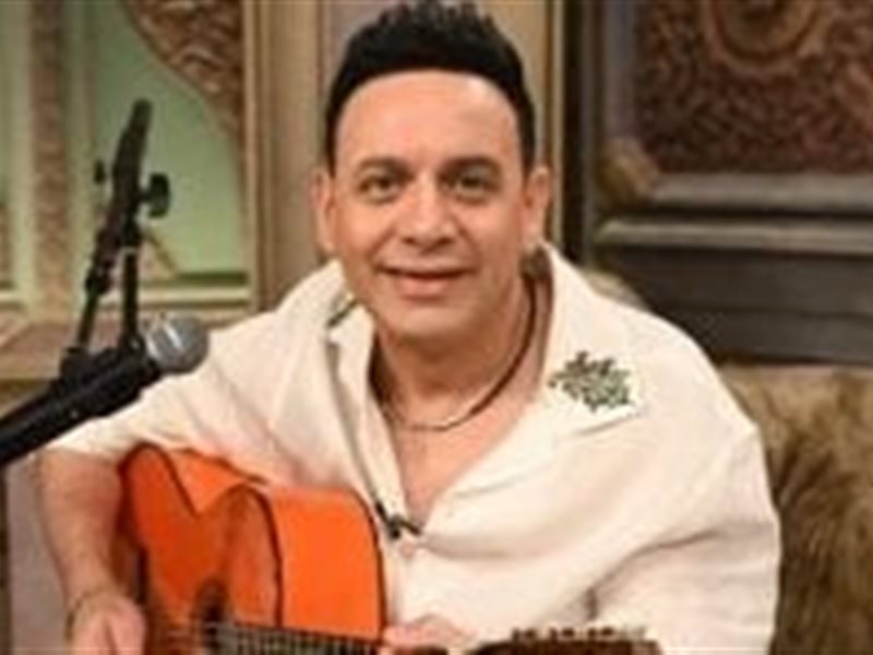 مصطفى قمر 