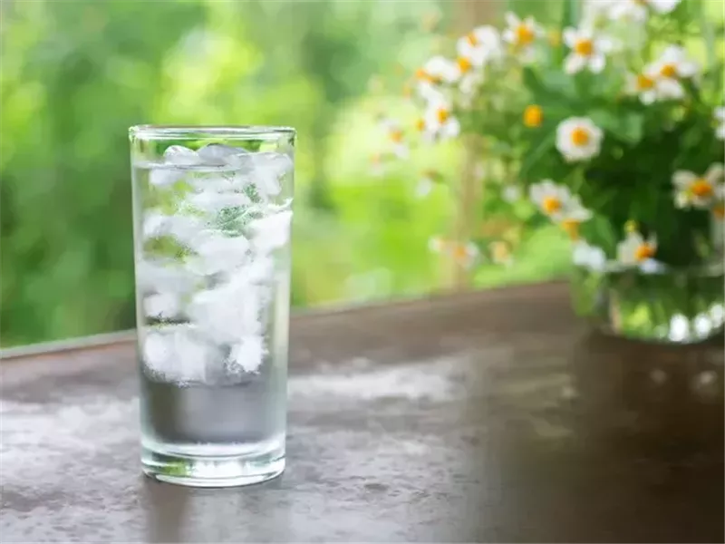 شرب الماء