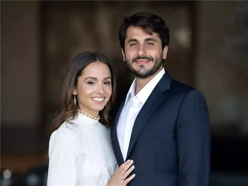 الأميرة إيمان بنت عبدالله الثاني ترزق بتوأمتين والديوان الملكي يهنئ العاهل الأردني والملكة رانيا