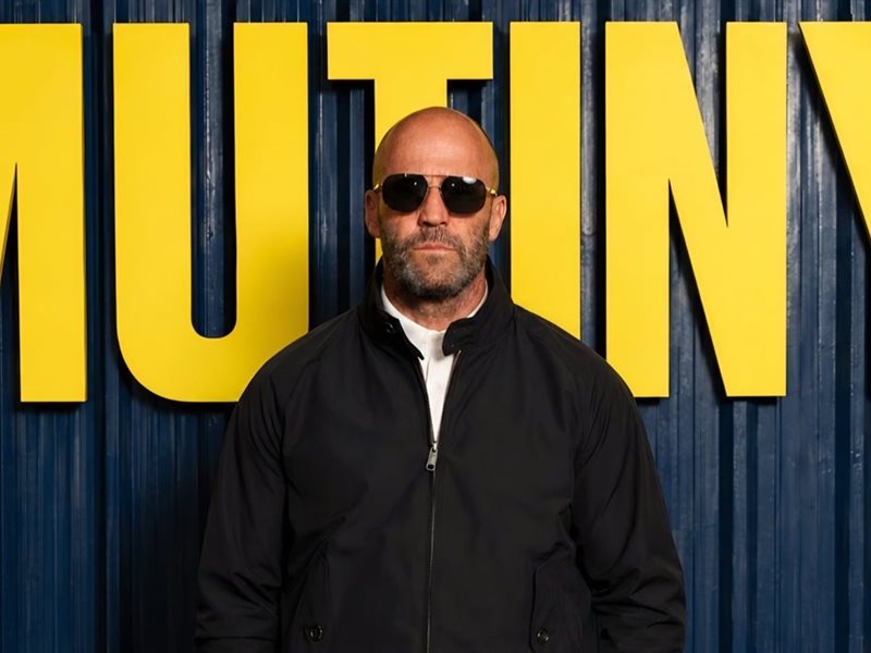 The Times تشيد بأداء جايسون ستاثام في «Mutiny»