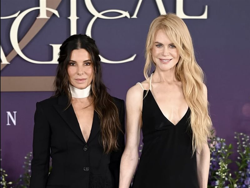 ساندرا بولوك ونيكول كيدمان بإطلالات من Erdem وChanel في كواليس Practical Magic 2