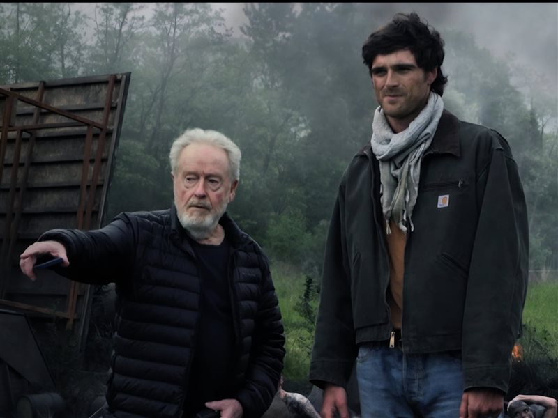 إشادات عالمية بالصورة وأداء إلوردي وبرولين في «The Dog Stars»
