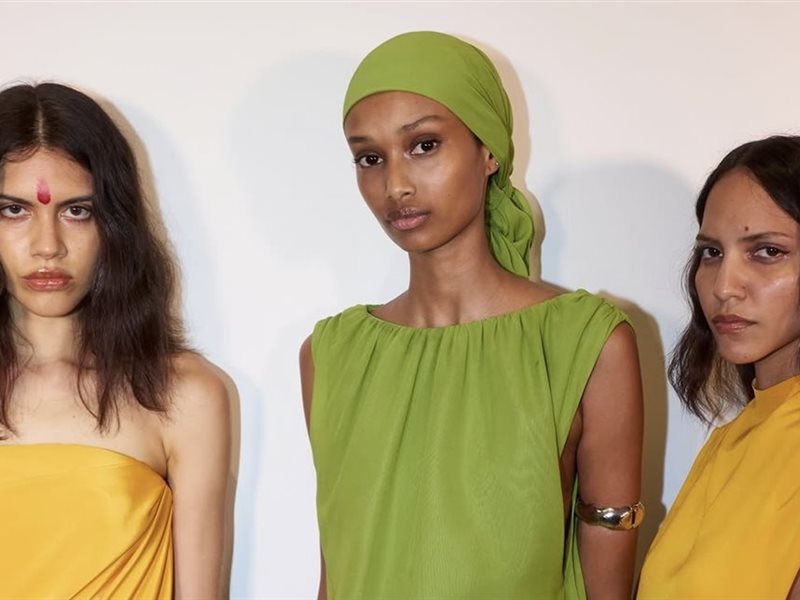 ألوان جريئة وأنوثة حالمة.. PRABAL GURUNG يتألق في أسبوع الموضة بنيويورك
