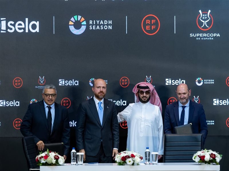 تركي آل الشيخ يعلن مفاجآت موسم الرياض في إسطنبول.. الإثنوسبورت والسوبر الإسباني في 2027