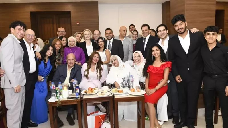 فرحة صابرين بنجلها