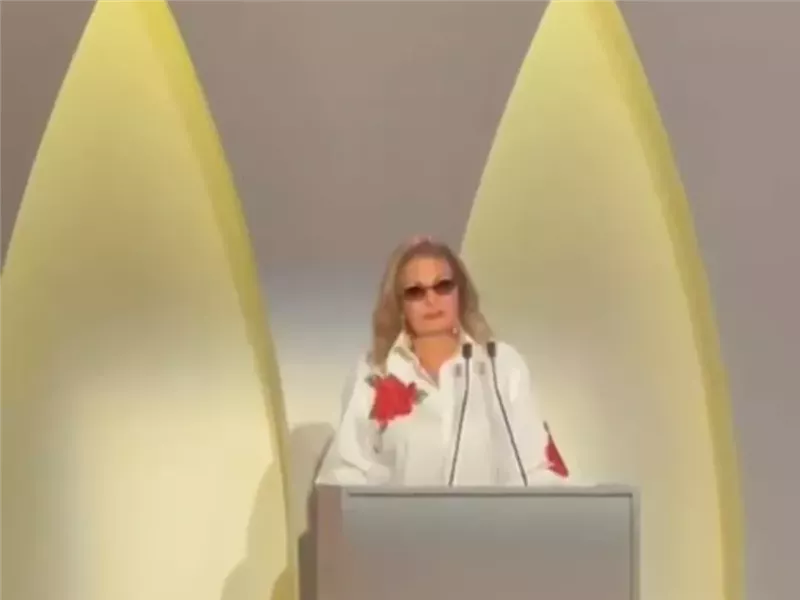 يسرا خلال المؤتمر 