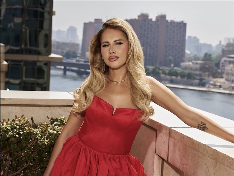 بالأحمر الملكي.. ياسمين رئيس تتصدر غلاف Soul Arabia بتوقيع شادي عابد