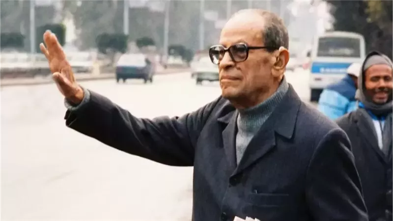 نجيب محفوظ 