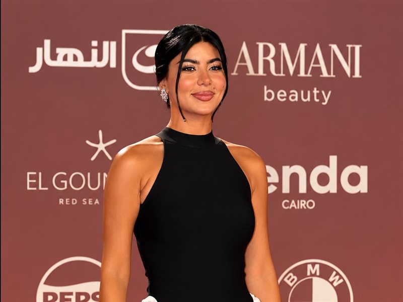 كارولين عزمي 